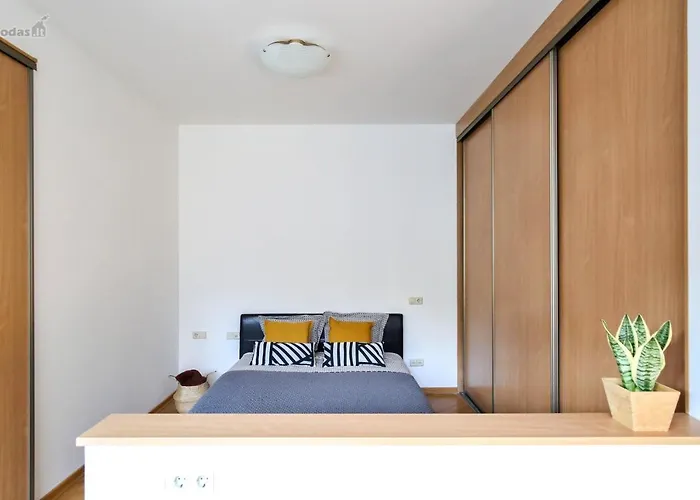 S3 Heart Of Old Town Apartment *